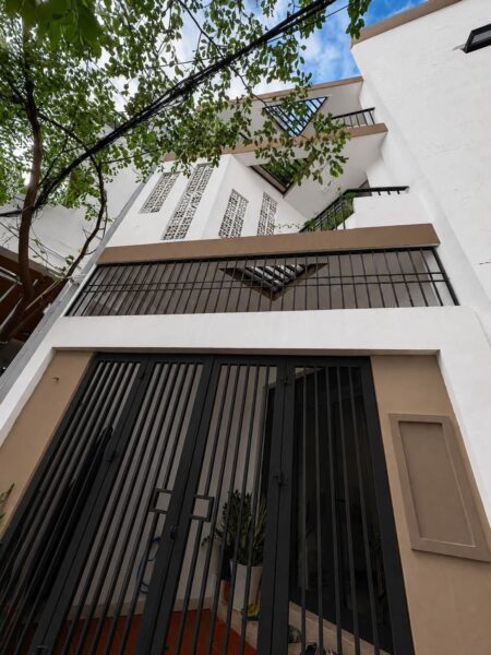 Nhà 3 tầng kiệt ô tô Nguyễn Văn Linh 57mv, 6900