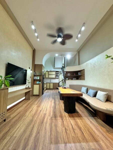 Nhà 3 tầng kiệt ô tô Nguyễn Văn Linh 57mv, 6900