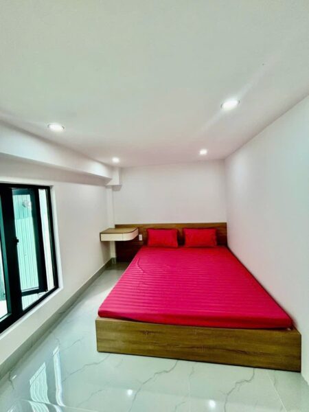 Nhà mê lửng mặt tiền Trần Quang Long 90mv, 5990