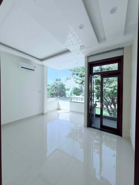 Cho thuê nhà 3 tầng mặt tiền Trần Thánh Tông 35tr