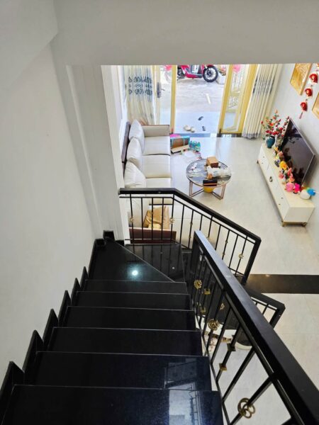 Nhà 3 tầng kiệt Hoà An 50mv, 3ty9