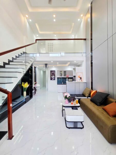 Nhà mê lửng kiệt Cù chính Lan 50mv, 3650