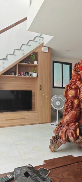Nhà mê lửng kiệt ô tô Nguyễn Chánh 60mv, 3050