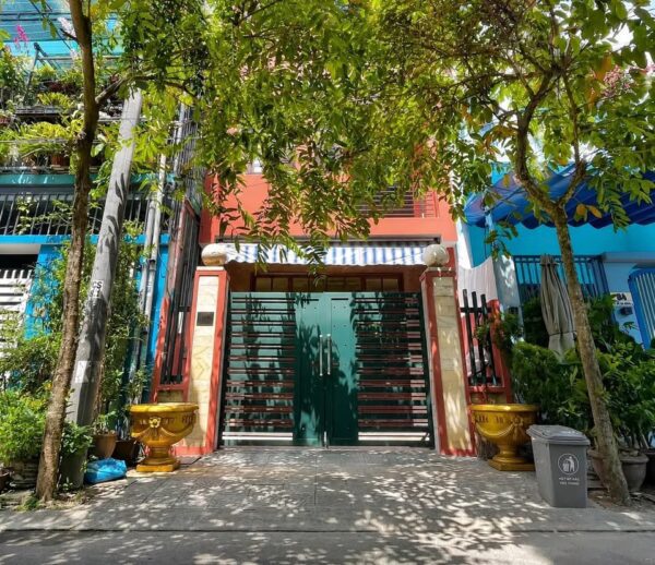 Cho thuê nhà 3 tầng mặt tiền Mỹ Đa Đông 33tr