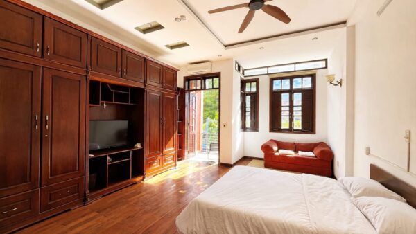 Cho thuê nhà 3 tầng mặt tiền Mỹ Đa Đông 33tr