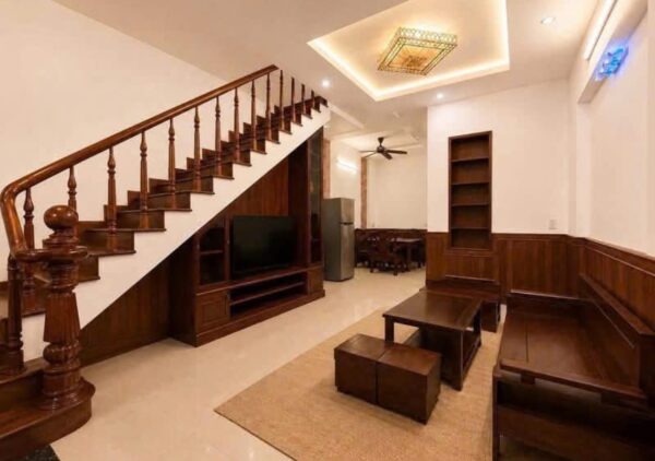 Cho thuê nhà 3 tầng mặt tiền Mỹ Đa Đông 33tr