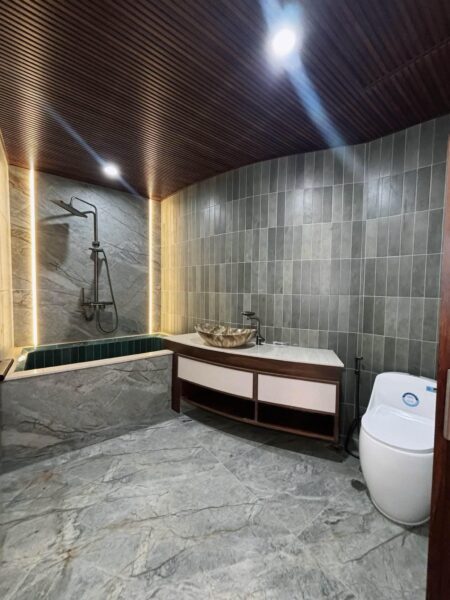 Nhà 2 tầng kiệt Nguyễn Hoàng 45mv, 4ty7