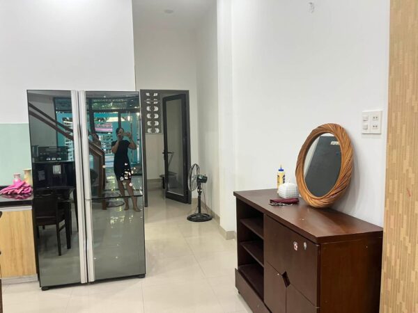 Cho thuê nhà 2 tầng mặt tiền Nguyễn Xiển 22tr