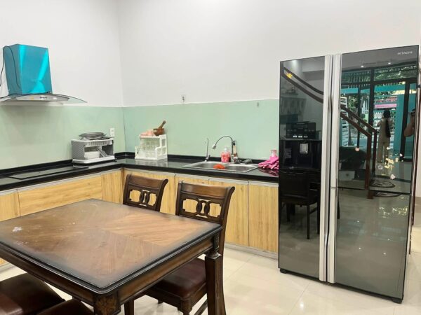 Cho thuê nhà 2 tầng mặt tiền Nguyễn Xiển 22tr
