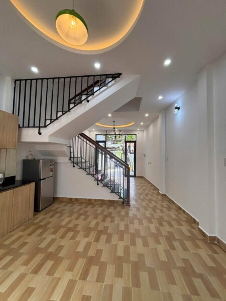 Nhà 3 tầng kiệt Hoàng Diệu 74mv, 4500