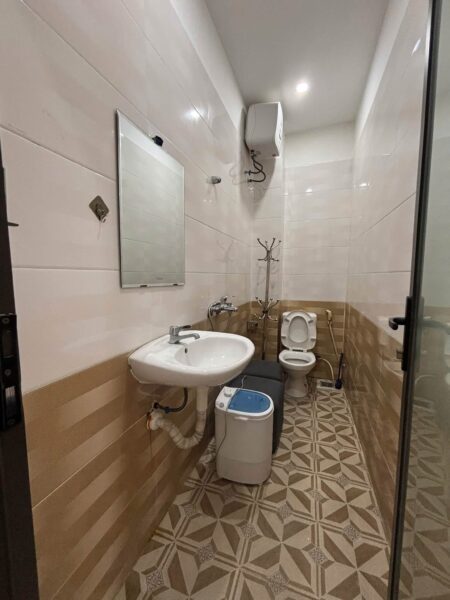 Nhà 3 tầng kiệt Hoàng Diệu 74mv, 4500