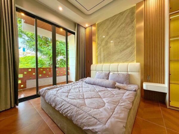 Nhà 3 tầng mặt tiền Phú Xuân 90mv, 8190