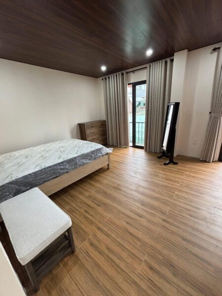 Tòa căn hộ 6 tầng kiệt Nguyễn Chí Thanh 75mv, 5990