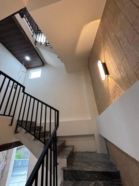 Tòa căn hộ 6 tầng kiệt Nguyễn Chí Thanh 75mv, 5990