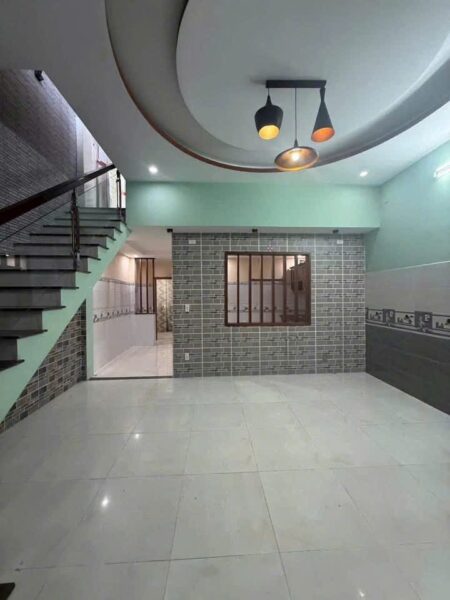 Nhà 2 tầng kiệt ô tô Hoàng Văn Thái 79mv, 1ty690