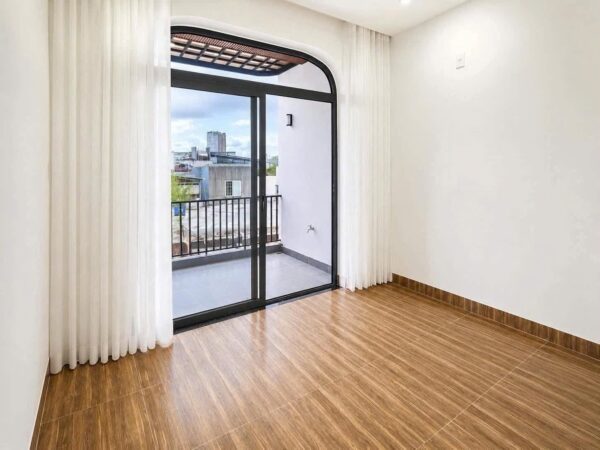 Cho thuê nhà 3 tầng kiệt Ông Ích Khiêm 70mv, 30tr