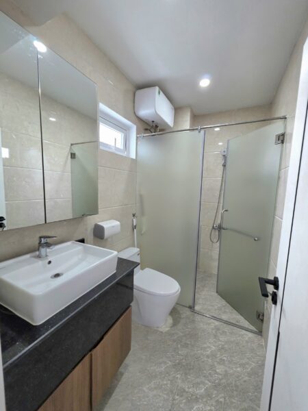 Nhà 4 tầng mặt tiền Tiểu La, 80mv, 15ty