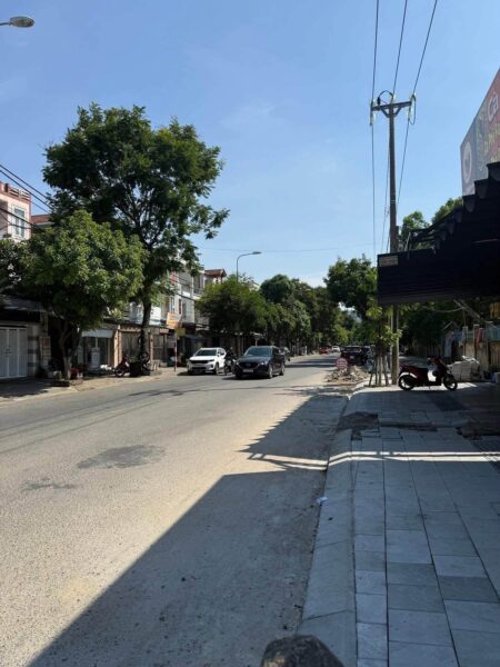 Nhà kiệt ô tô Phan Văn Định 70mv, 2ty150