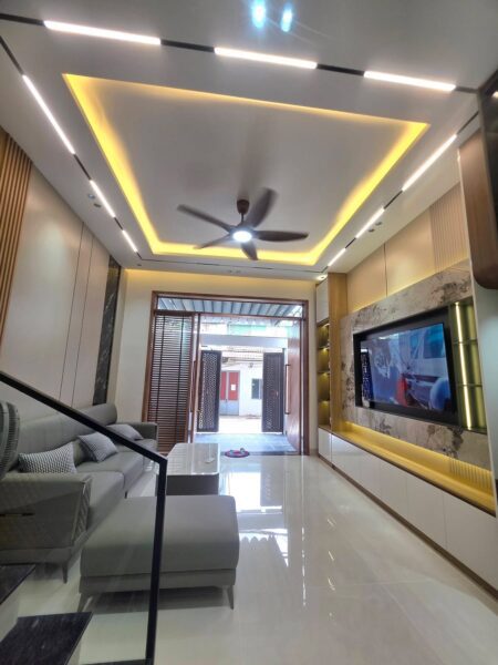 Nhà 3 tầng kiệt ô tô Hoàng Văn Thái 64mv, 5250