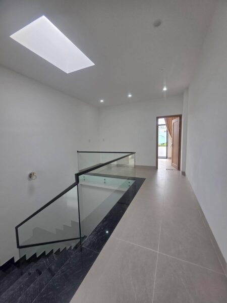 Nhà 3 tầng kiệt ô tô Hoàng Văn Thái 64mv, 5250