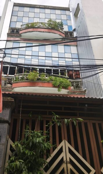 Nhà 3 tầng rưỡi kiệt ô tô Nguyễn Đức Trung 90mv, 5600