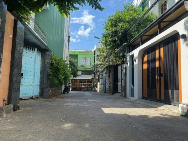 Nhà 3 tầng rưỡi kiệt ô tô Nguyễn Đức Trung 90mv, 5600