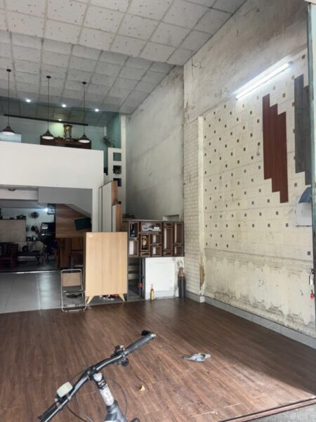 Nhà mê lửng mặt tiền Phạm Hùng 6750
