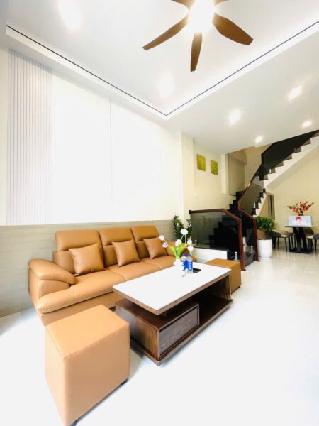 Cho thuê nhà 3 tầng mặt tiền Hoàng Tích Trí 33tr