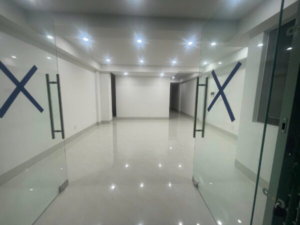 Cho thuê nhà 5 tầng mặt tiền Trần văn Trà 100mv, 21tr