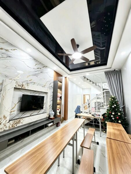 Nhà 2 tầng kiệt ô tô Tôn Đản, 58mv, 3990