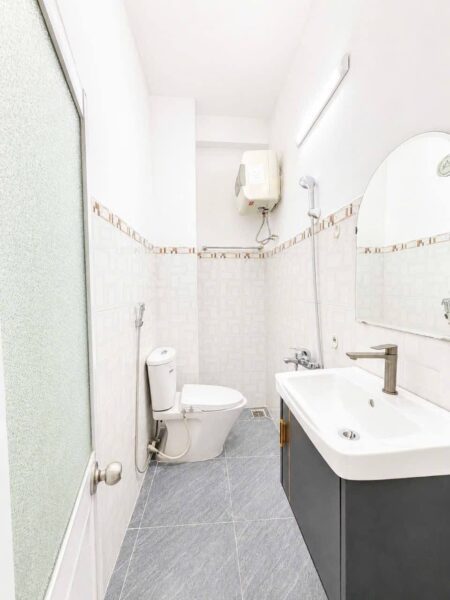 Nhà 3 tầng rưỡi kiệt Trần Xuân Lê 37mv, 3680