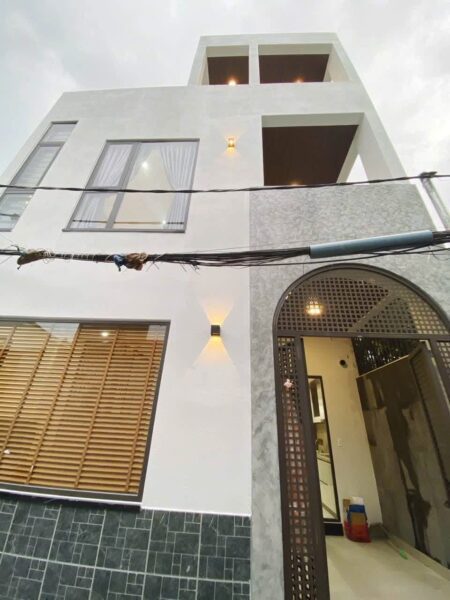 Cho thuê nhà 3 tầng kiệt ô tô Nguyễn Phước Nguyên 65mv, 19tr