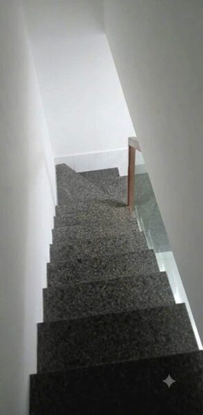 Nhà 2 tầng kiệt Trần cao Vân 40mv, 2550