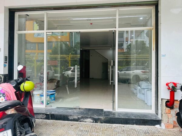 Cho thuê mặt tiền Điện biên Phủ 60mv, 12tr