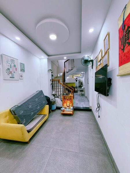 Nhà 3 tầng rưỡi kiệt Hàm Nghi 40mv, 4200