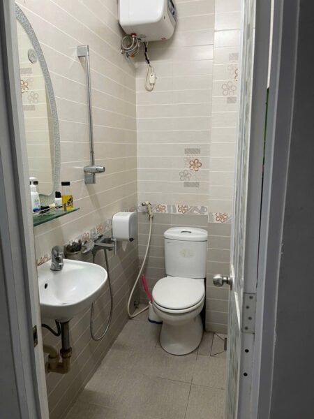 Nhà 2 tầng rưỡi kiệt ô tô Đinh Tiên Hoàng 50mv, 3750