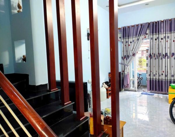 Nhà 2 tầng rưỡi kiệt ô tô Đinh Tiên Hoàng 50mv, 3750