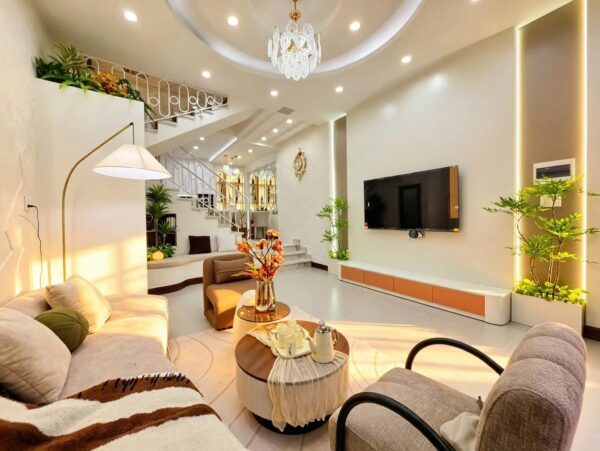 Nhà 4 tầng mặt tiền trưng nữ vương 50mv, 9590