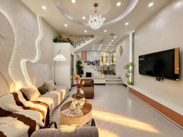 Nhà 4 tầng mặt tiền trưng nữ vương 50mv, 9590