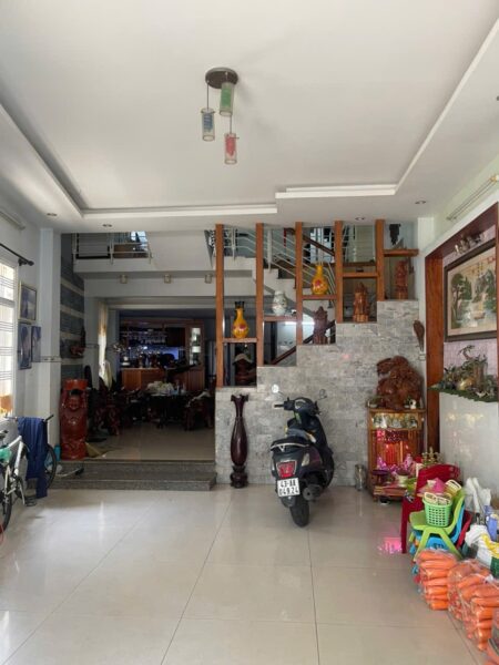 Nhà 3 tầng 2 mặt tiền Núi Thành 82mv, 13ty2