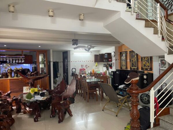 Nhà 3 tầng 2 mặt tiền Núi Thành 82mv, 13ty2