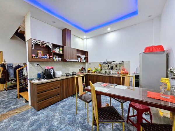 Nhà 2 tầng kiệt ô tô Tôn Đản 86mv, 3350