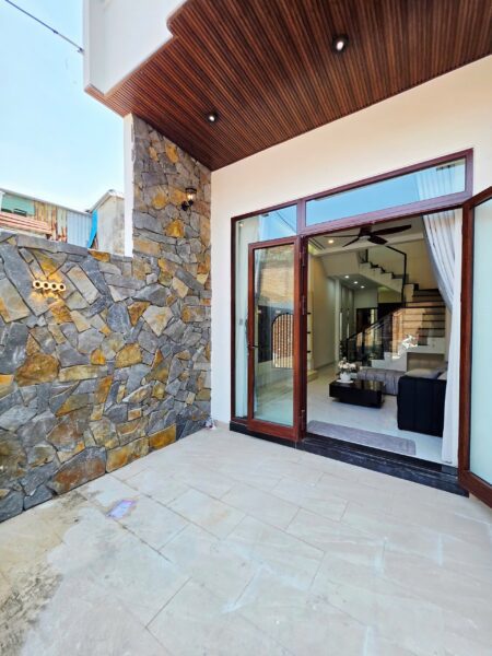 Nhà 3 tầng kiệt ô tô Cù Chính Lan 57mv, 5250
