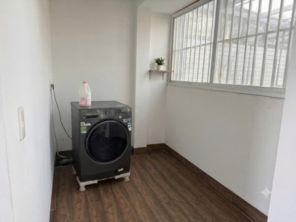Cho thuê nhà 3 tầng mặt tiền Khuê Mỹ Đông 300mv, 32tr