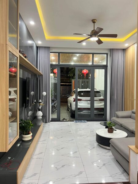 Nhà 3 tầng kiệt ô tô CMT8 113mv, 16tr5