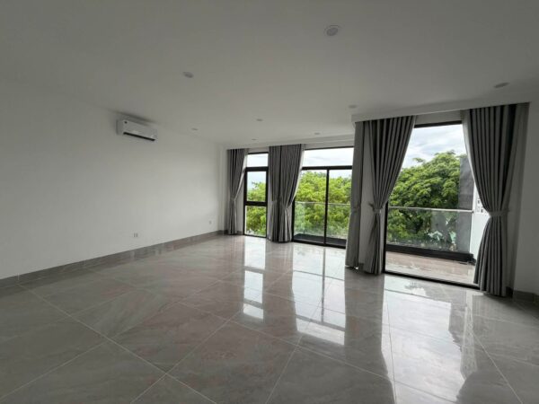 Nhà 5 tầng 2 mặt tiền Hoàng Thị Loan 20ty6