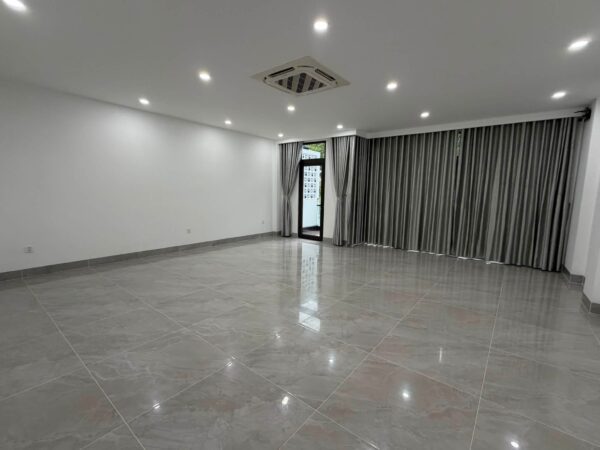 Nhà 5 tầng 2 mặt tiền Hoàng Thị Loan 20ty6