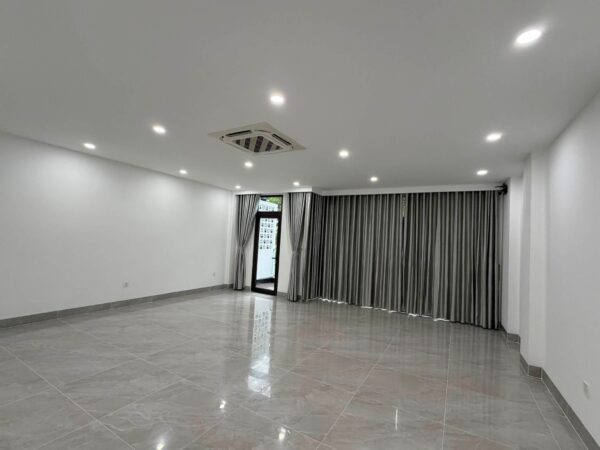Nhà 5 tầng 2 mặt tiền Hoàng Thị Loan 20ty6