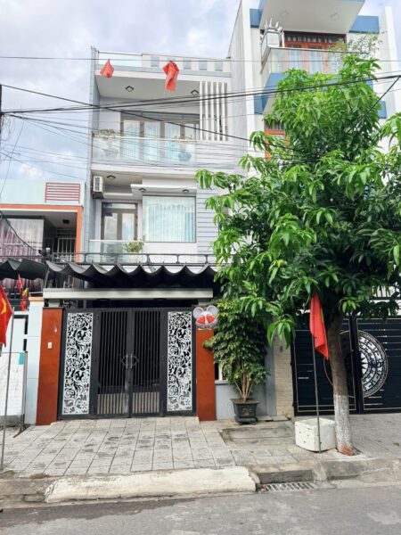 Nhà 3 tầng mặt tiền Nguyễn Khang 95mv, 7700