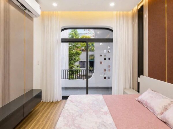 Cho thuê nhà 3 tầng kiệt Ông Ích Khiêm 70mv, 30tr